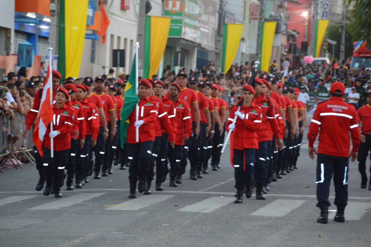 Mamanguape realiza desfile cívico 2022 nos bairros