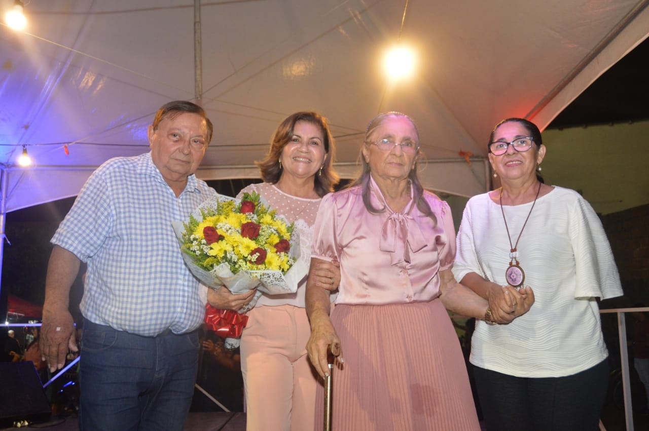 Prefeita Eunice Pessoa inaugura mais três ruas e destaca ações da prefeitura