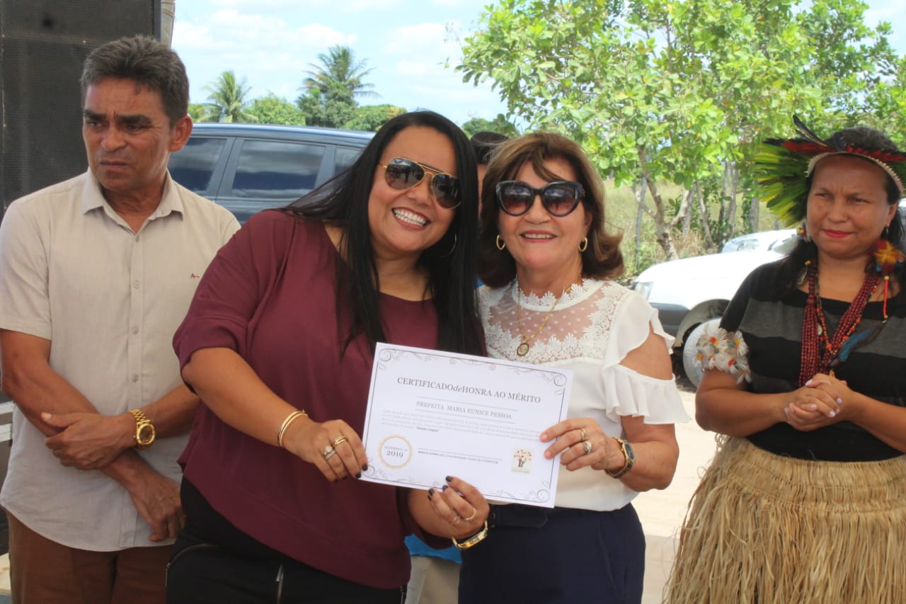 Homenageada – Prefeita Eunice adquire novos equipamentos para a Feira da Agricultura Familiar