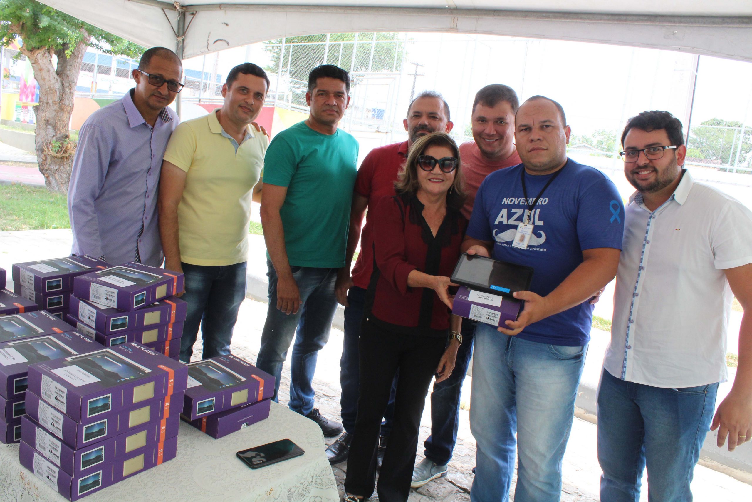 Prefeita Eunice entrega tablets aos agentes comunitários de saúde