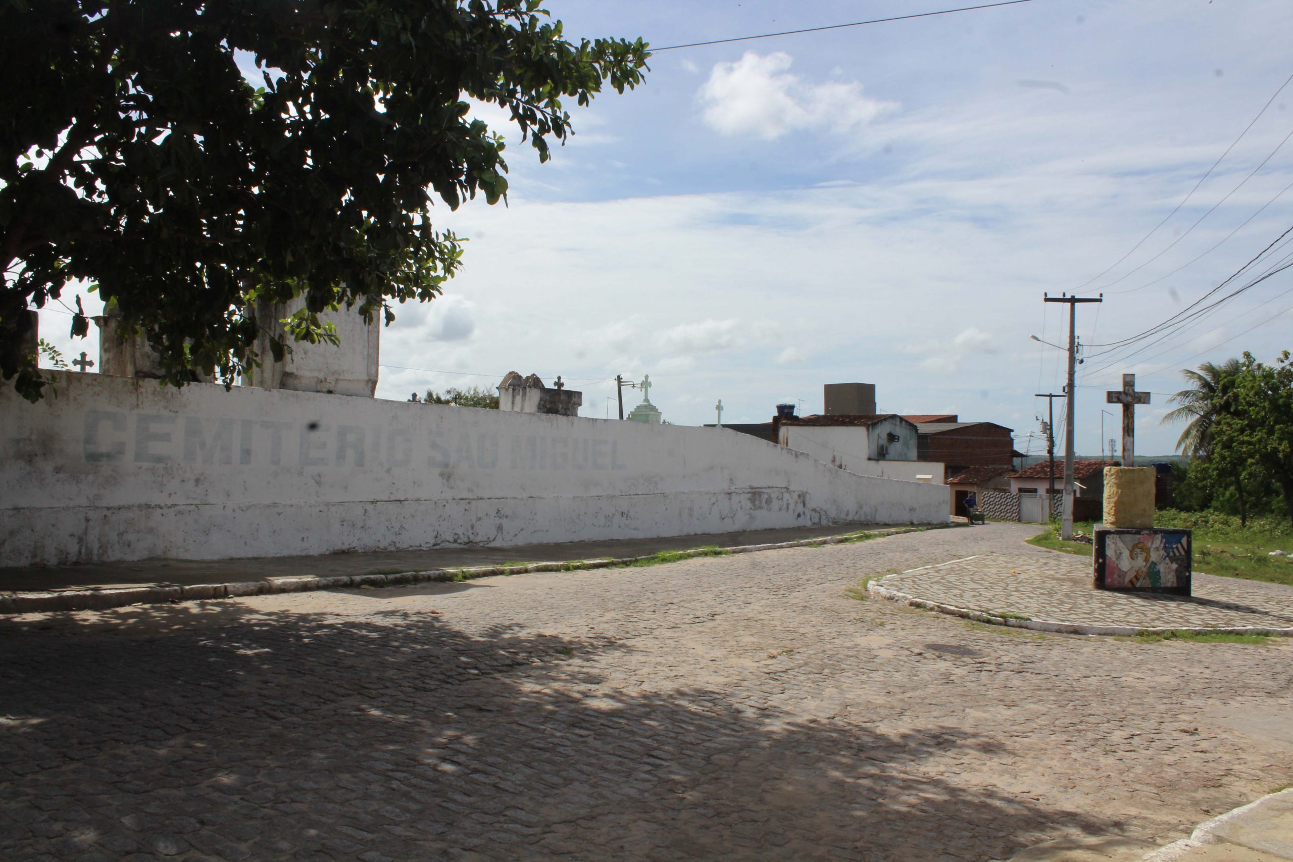 Mamanguape proíbe entrada de feirantes de outros municípios e fecha cemitérios no próximo domingo