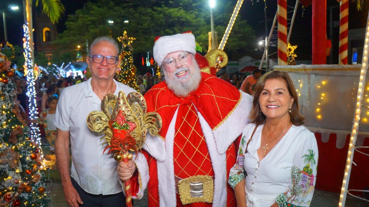 Prefeitura de Mamanguape realiza noite de sonhos com o musical Jingle Bells e a chegada do Papai Noel