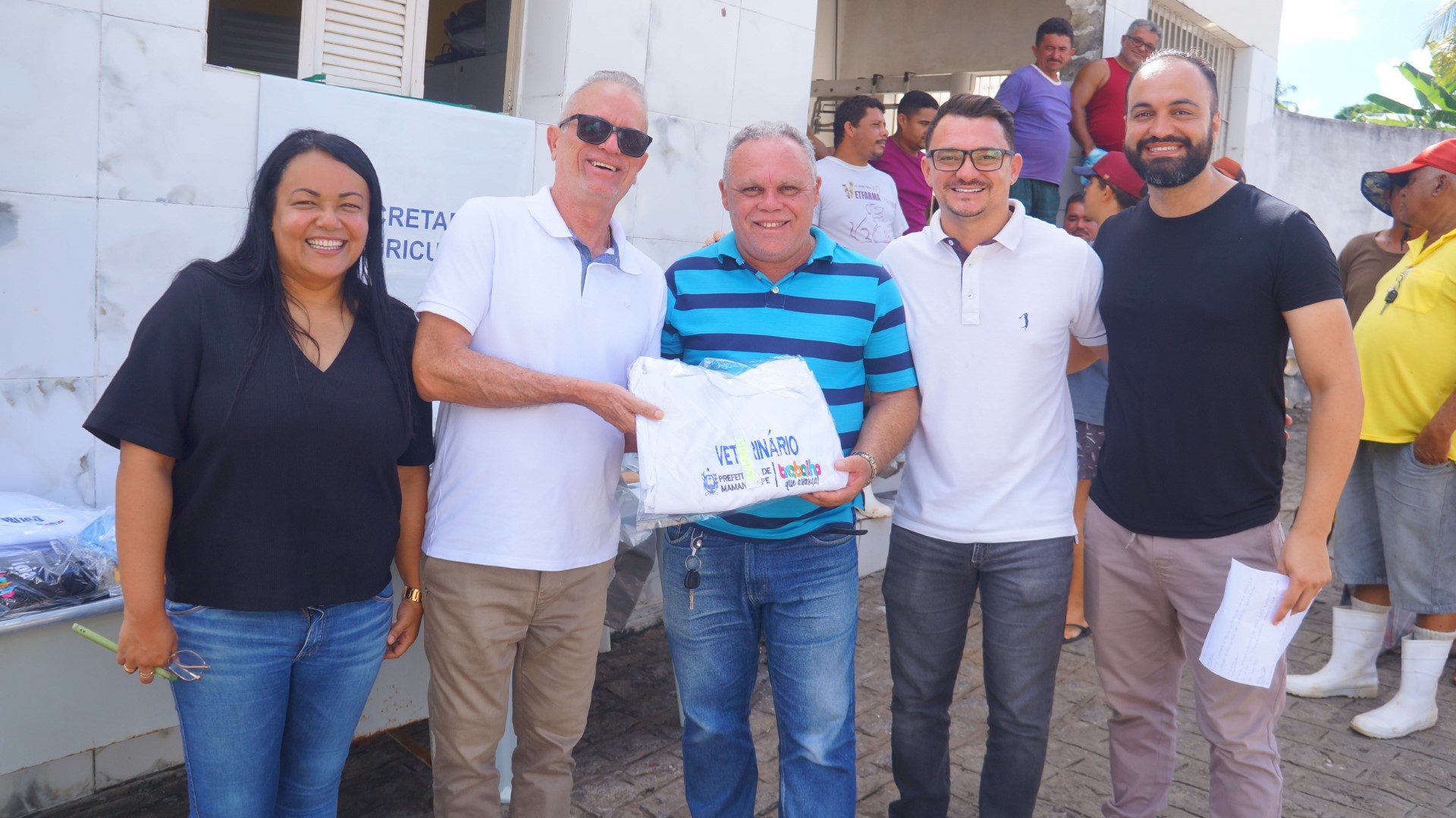 Prefeitura de Mamanguape entrega novos fardamentos para os funcionários do Matadouro Municipal