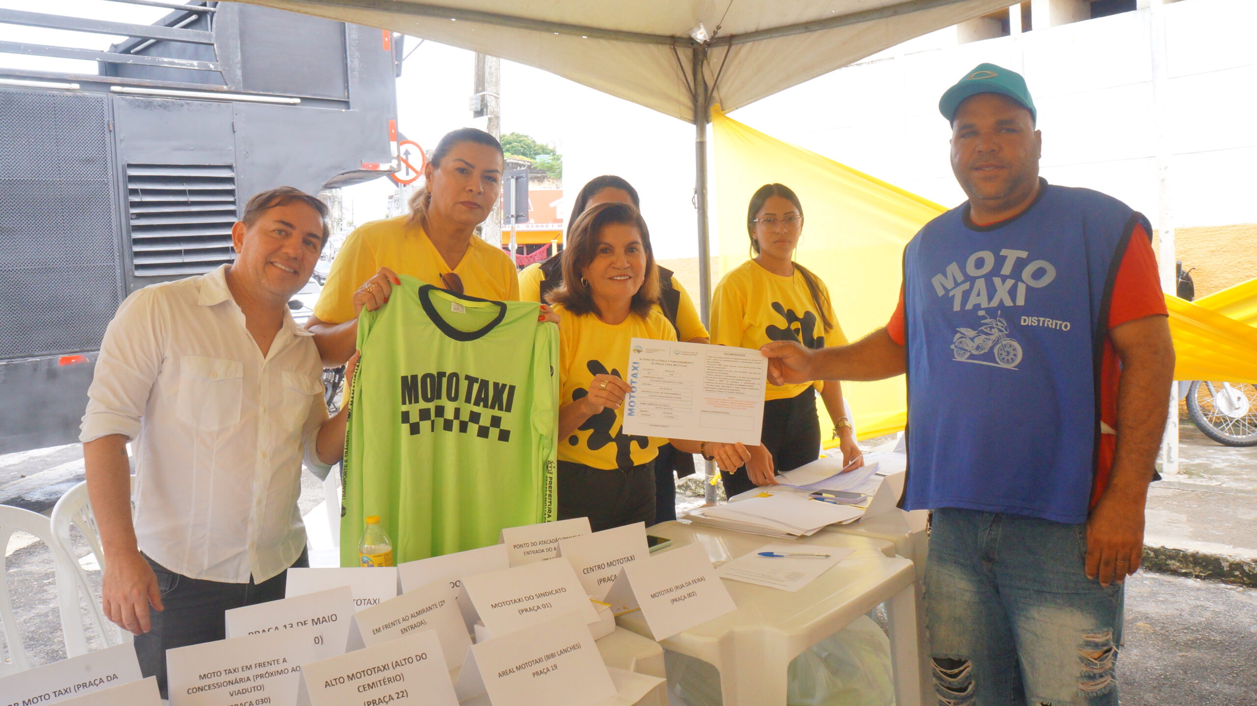 Prefeita Eunice Pessoa entrega  alvarás de funcionamento para 26 Praças de Mototáxi