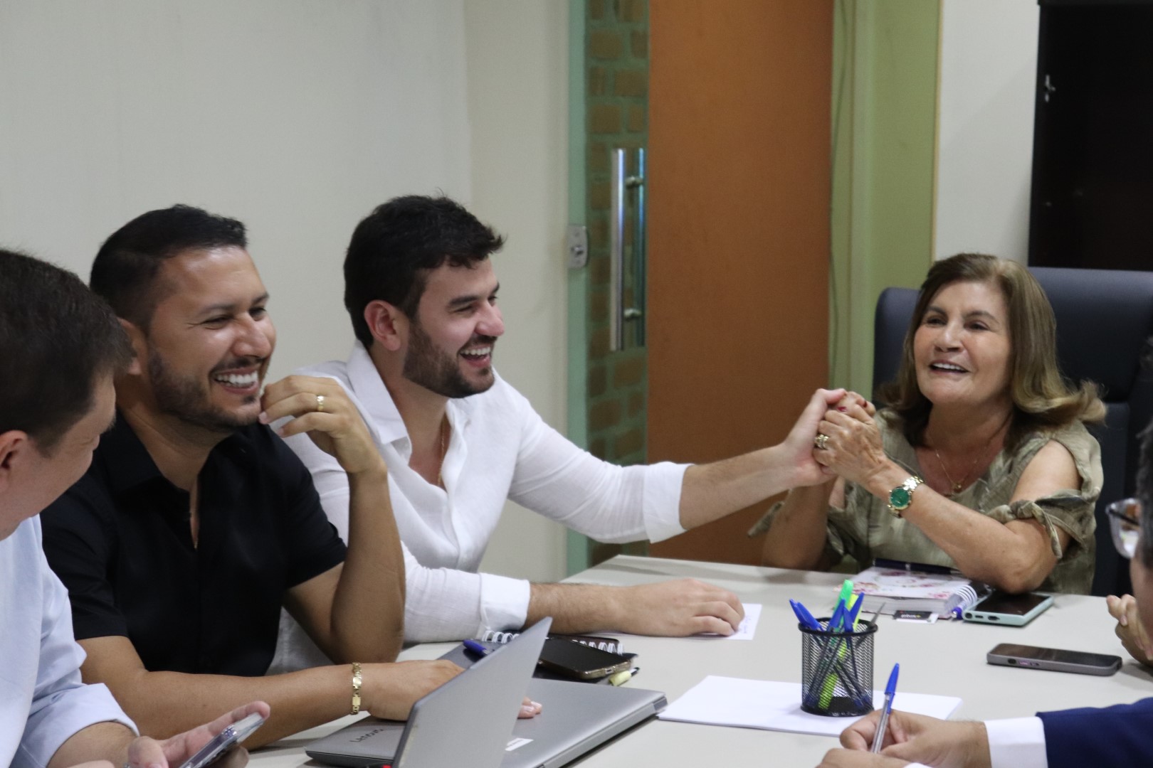 Eunice e Joaquim promovem primeira reunião oficial da Comissão de Transição