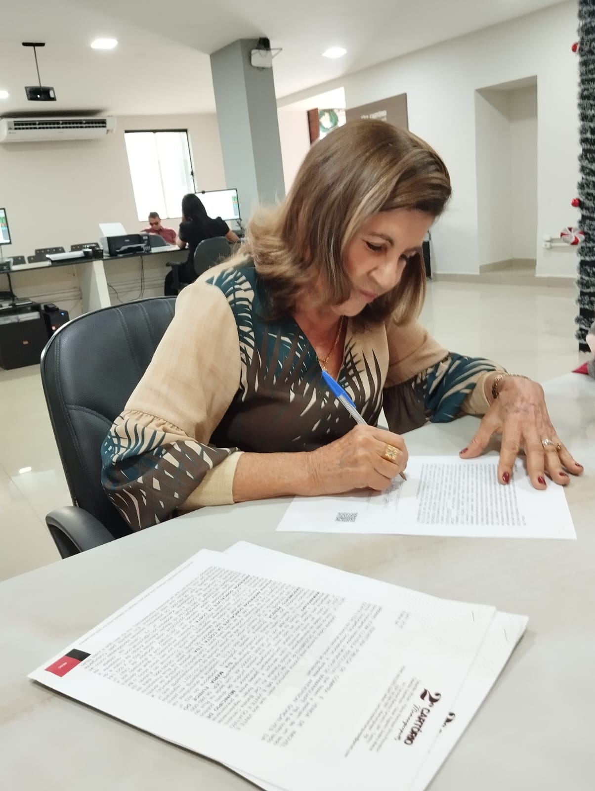 Prefeita Eunice Pessoa assina escrituras públicas dos terrenos do Distrito Industrial de Mamanguape
