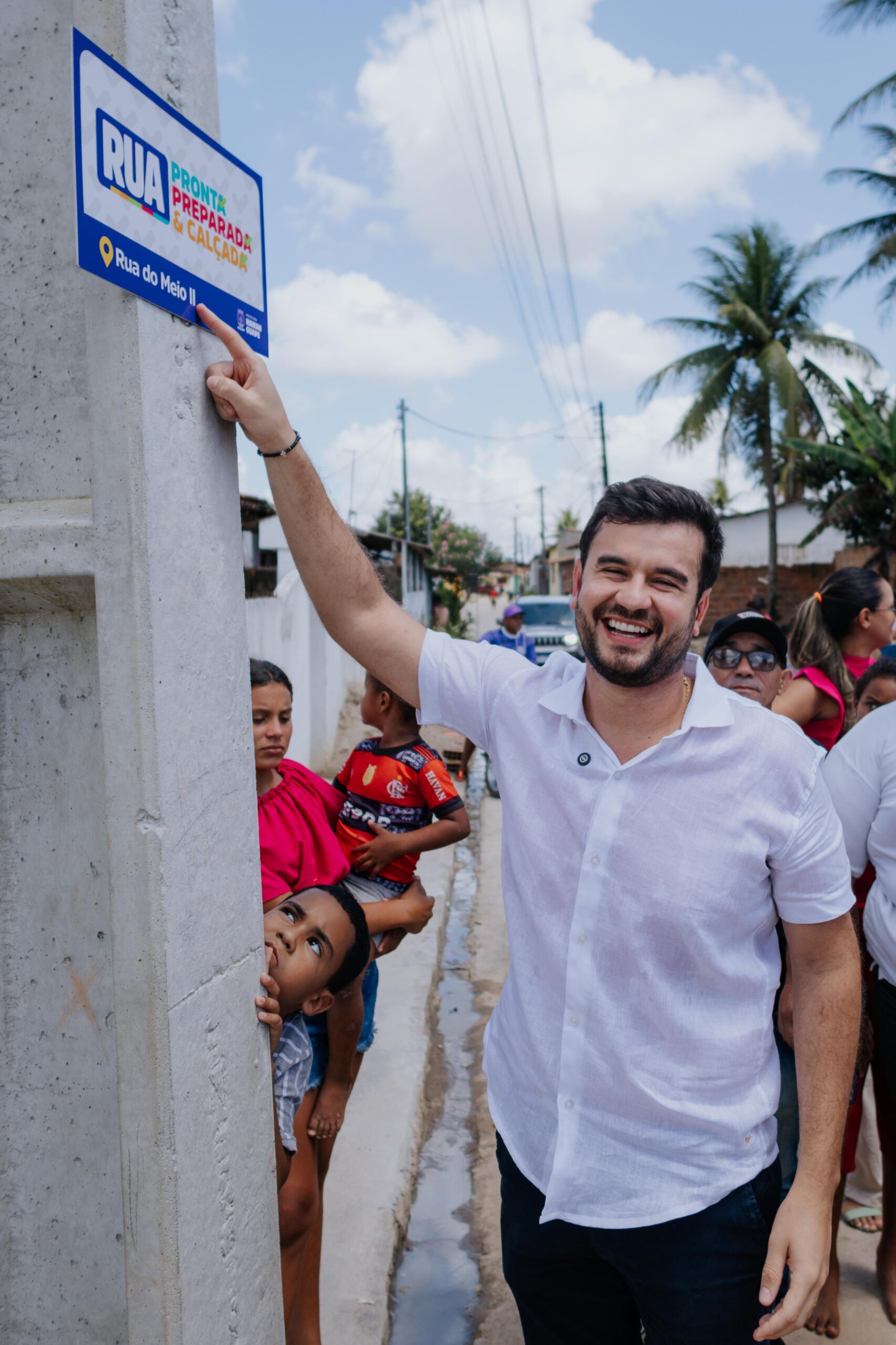 Prefeito Joaquim realiza a entrega da pavimentação da Rua do Meio II e anuncia o calçamento da Bela Vista em Mamanguape