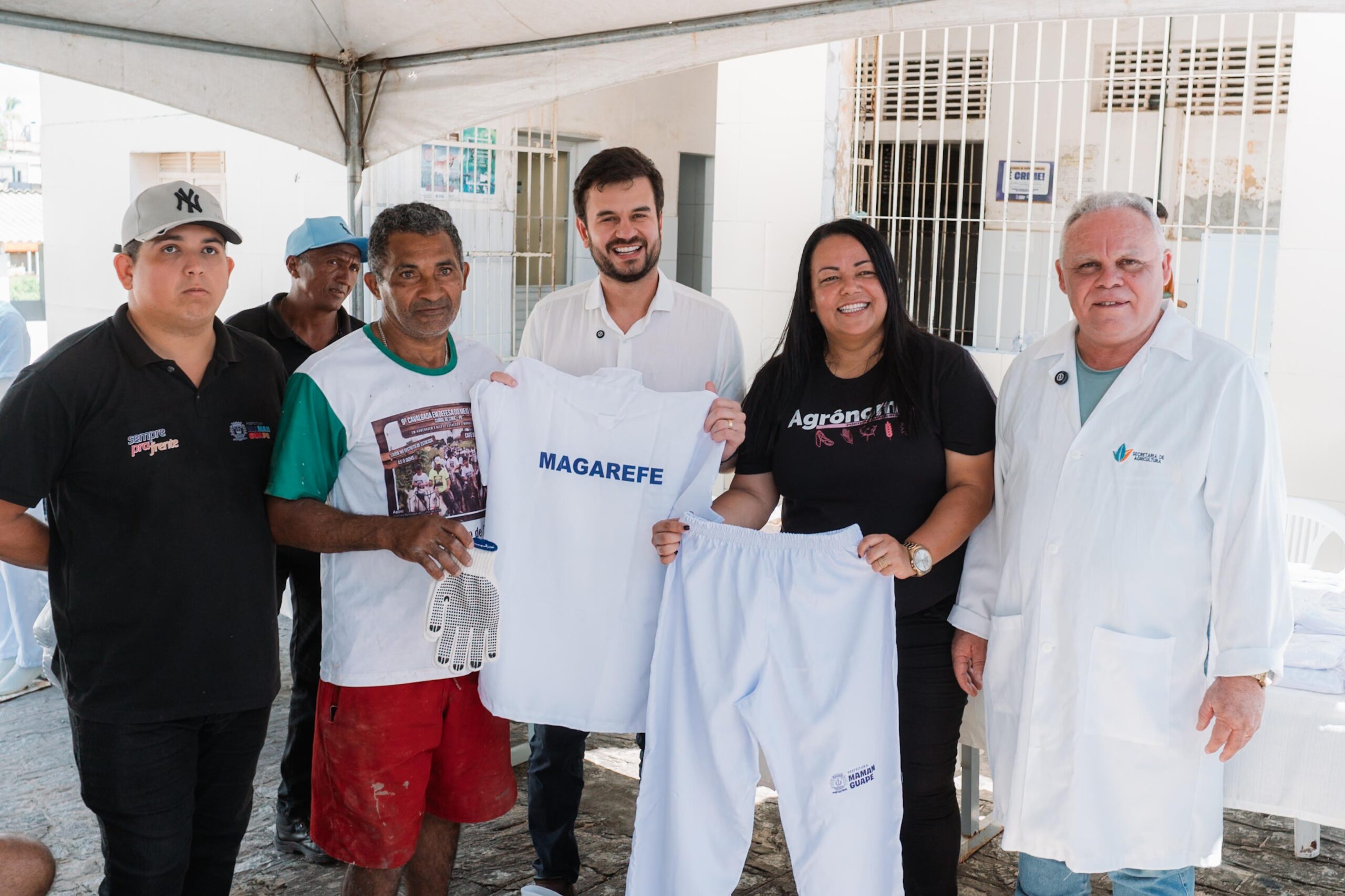 Prefeitura de Mamanguape reforça segurança de servidores do Matadouro Público com entrega de EPIs