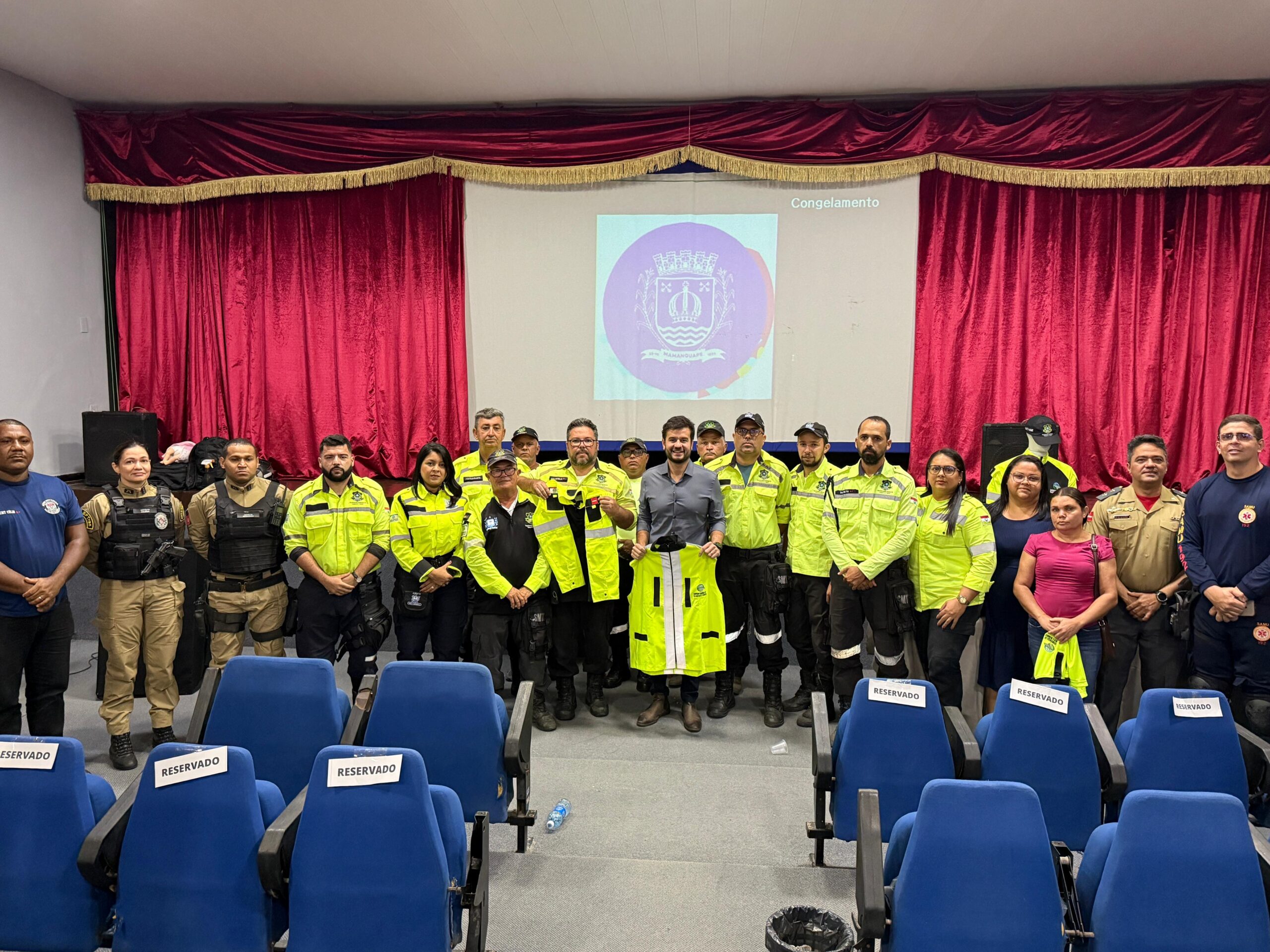 Em evento alusivo à Semana Nacional do Trânsito, agentes de Mamanguape recebem novos fardamentos e carteiras funcionais
