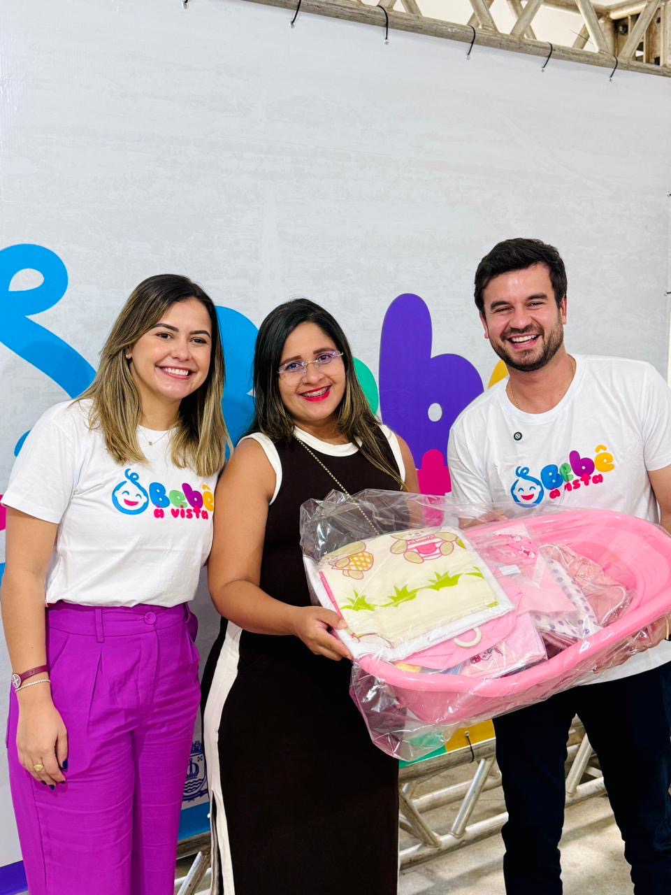 Secretaria de Assistência Social realiza a segunda entrega de kits de enxovais do programa Bebê à Vista e realiza palestra sobre saúde materna